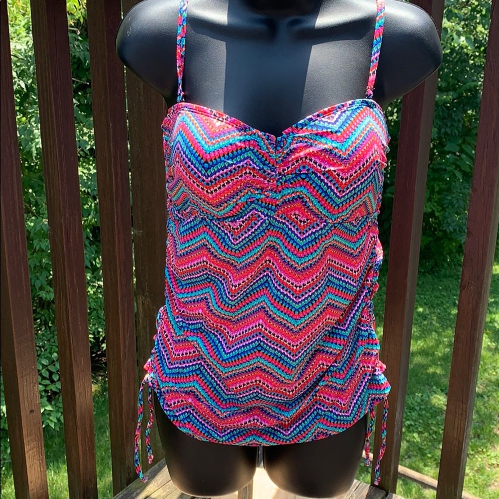 Wave Zone tankini top size medium